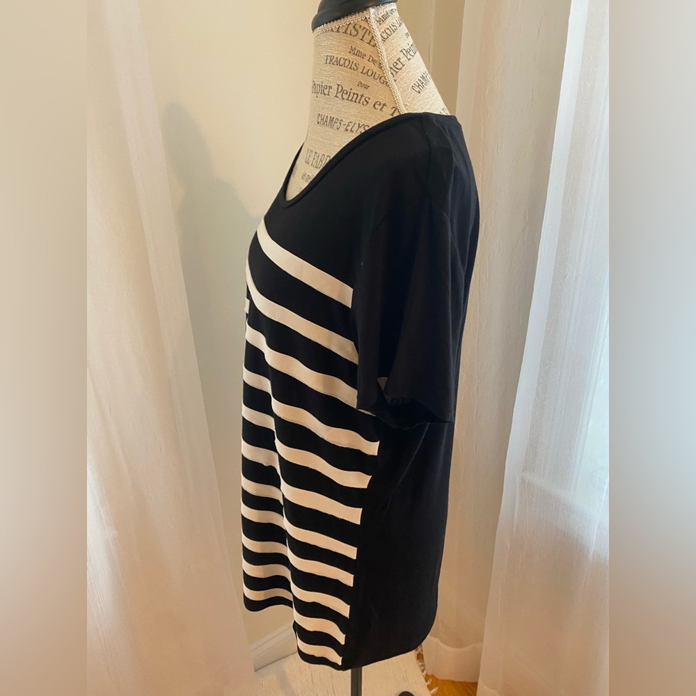 Chicko’s black and white rayon Tshirt - Picture 2 of 6